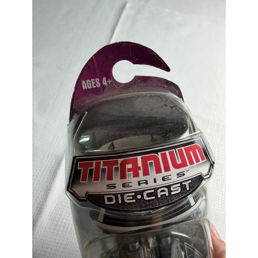 Hasbro Titanium Series Battlestar Galactica Classic Cylon Raider Die-Cast 2006